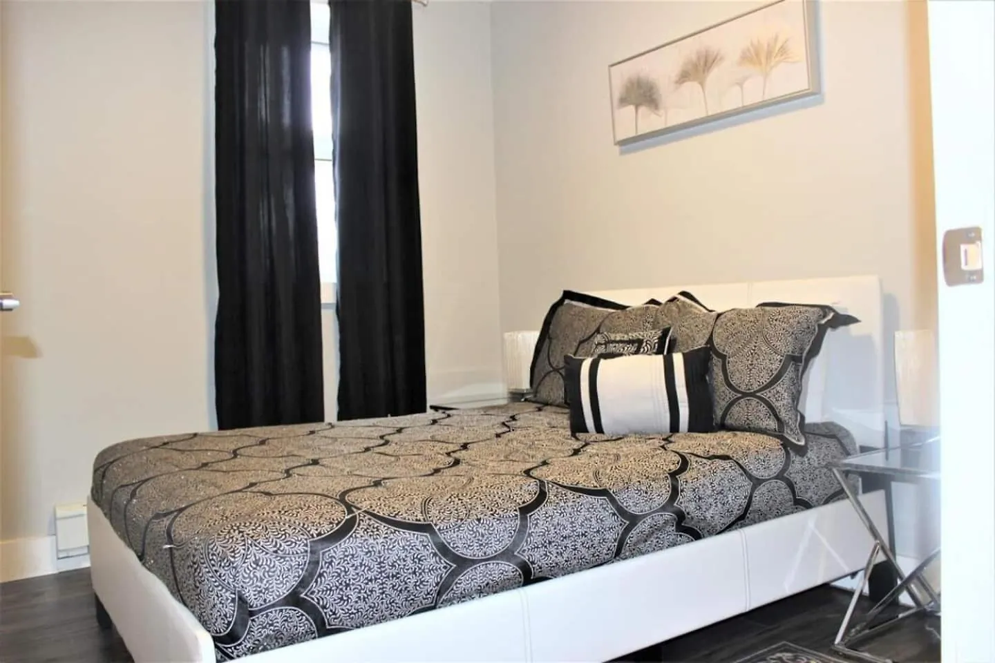 Fallsview Boutique 2Bd 1B Apartment Niagara Falls